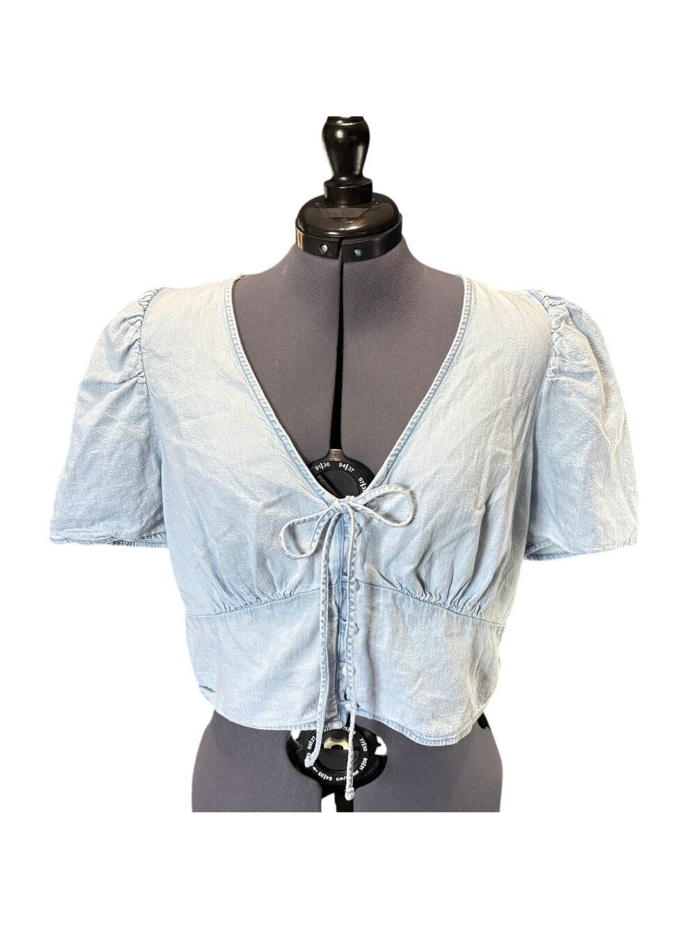 Levi's Women's Cropped Denim Shirt Light Wash Tie-Front Puff Sleeve Top Sz L